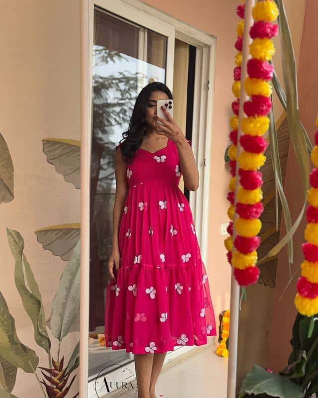 "Elegant Soft Georgette Dress - Flowy, Lined & Trendy!"