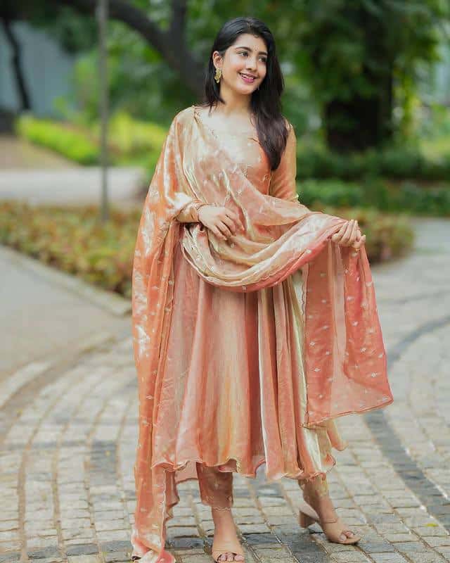 "Mesmerizing Chinnon Silk Anarkali - Elegant Embroidery & Trendy Flare!"