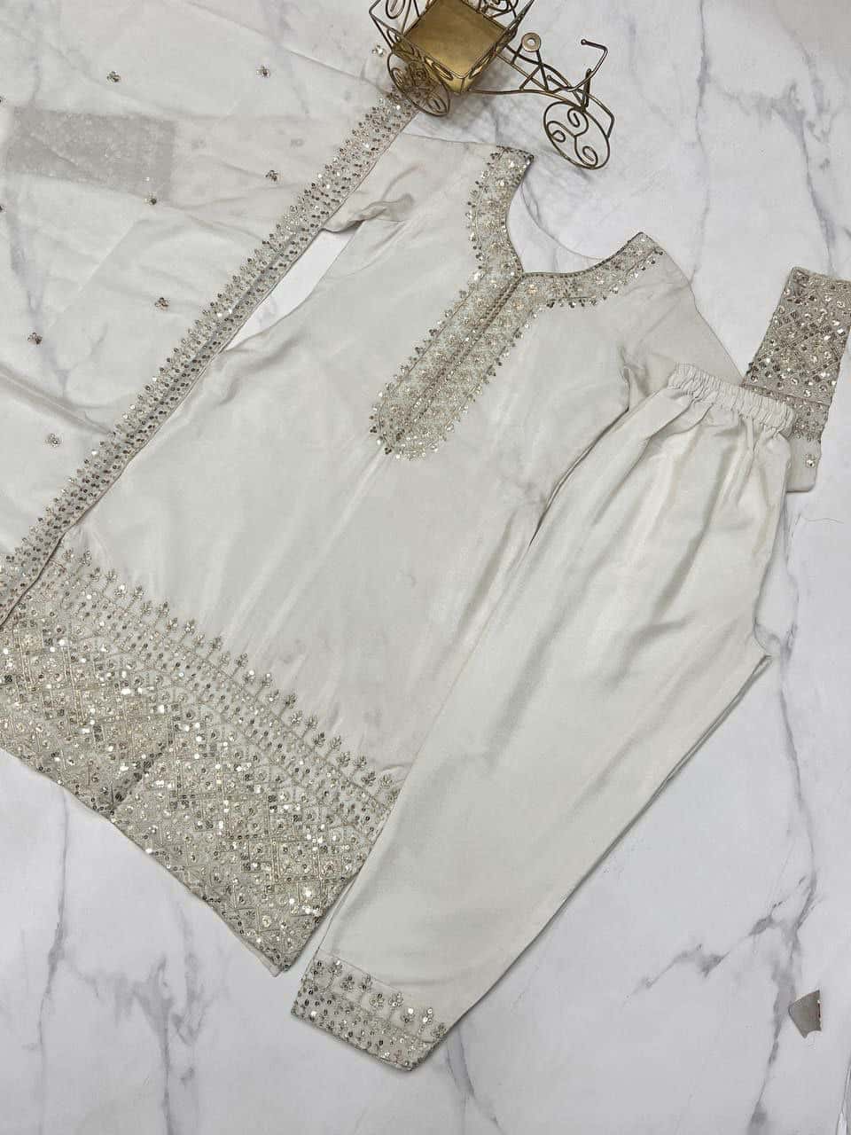 "Exquisite Embroidered Chinon Silk Kurta Set with Jari Work and Lace Dupatta"