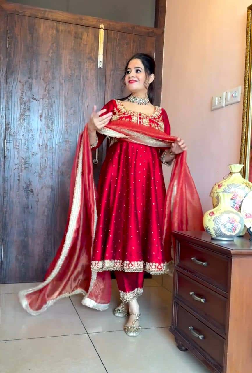 "Elegant Heavy Pur Chinon Silk Anarkali Gown with Embroidery, Plazzo, and Digital Print Dupatta Set"