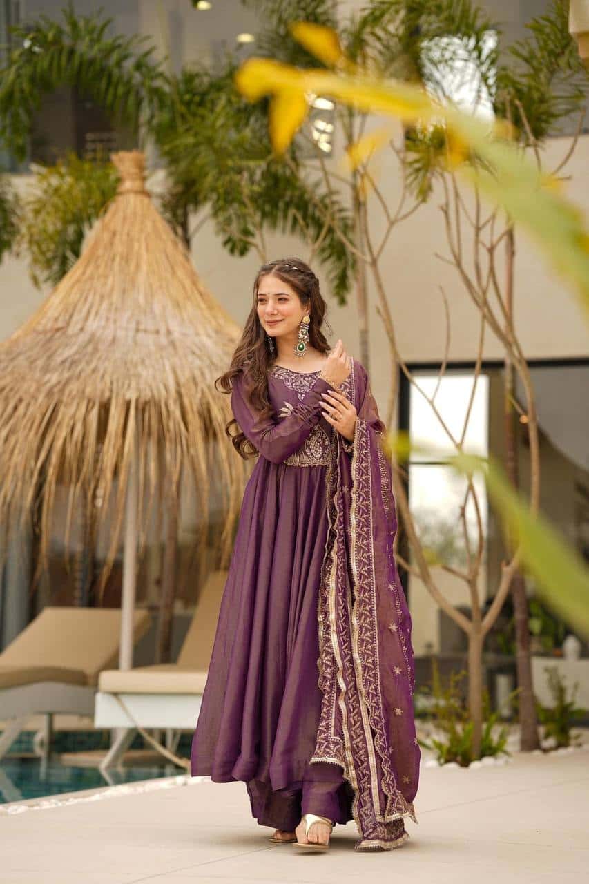 Women's designer roman chimar silk kurta sets