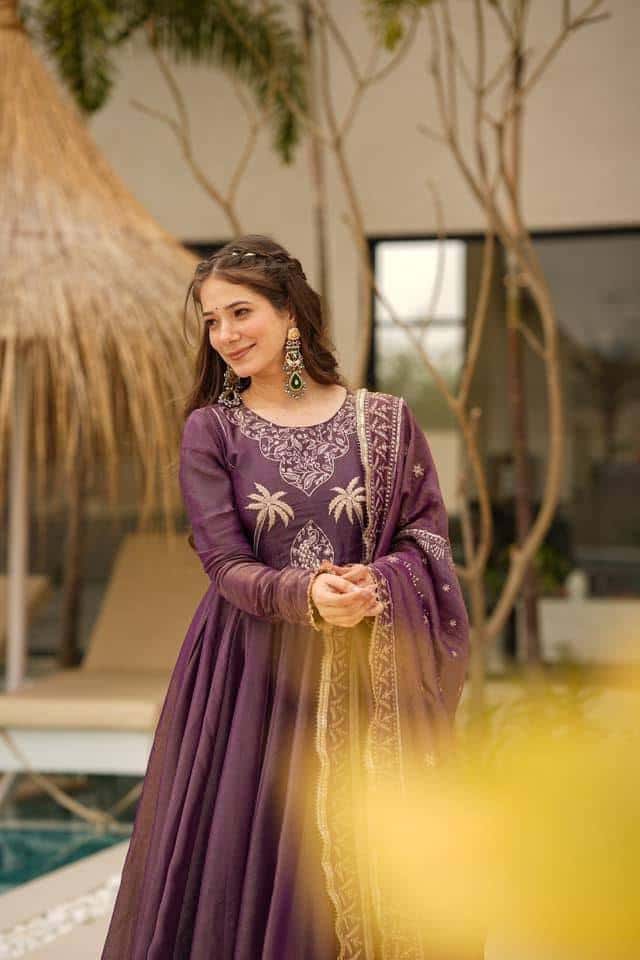 Women's designer roman chimar silk kurta sets