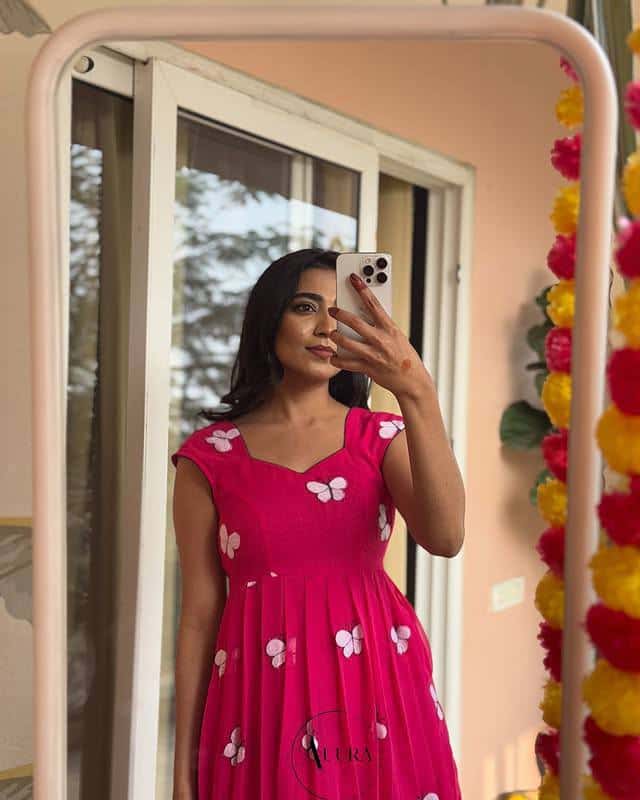 "Elegant Soft Georgette Dress - Flowy, Lined & Trendy!"