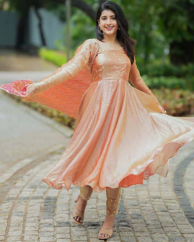 "Mesmerizing Chinnon Silk Anarkali - Elegant Embroidery & Trendy Flare!"