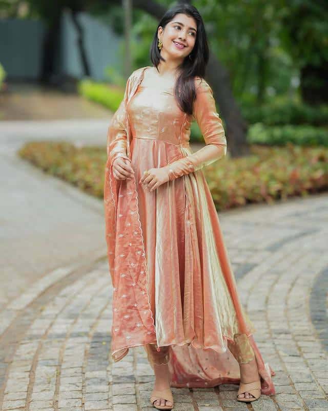 "Mesmerizing Chinnon Silk Anarkali - Elegant Embroidery & Trendy Flare!"