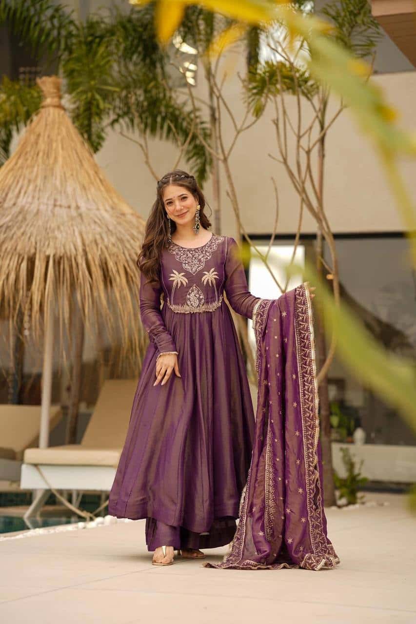 Women's designer roman chimar silk kurta sets